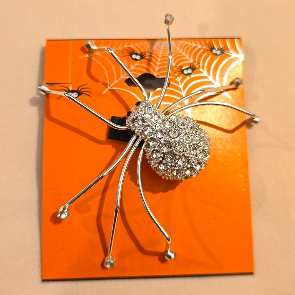 Kohl's Sparkly Spider Brooch - NEW
